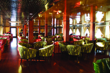 AmaWaterways AmaLotus Interior Lounge 1.jpg